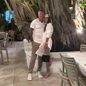 M E E T  Your Buyer / Seller - Selling designer clothing, shoes & accessories